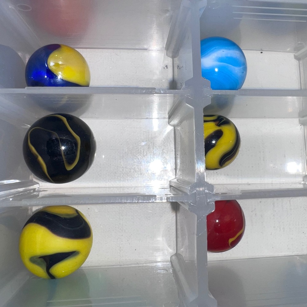 Mixed Lot of Assorted Glass Marbles Shooters Boulders Cats-Eyes with Case - Picture 11 of 16